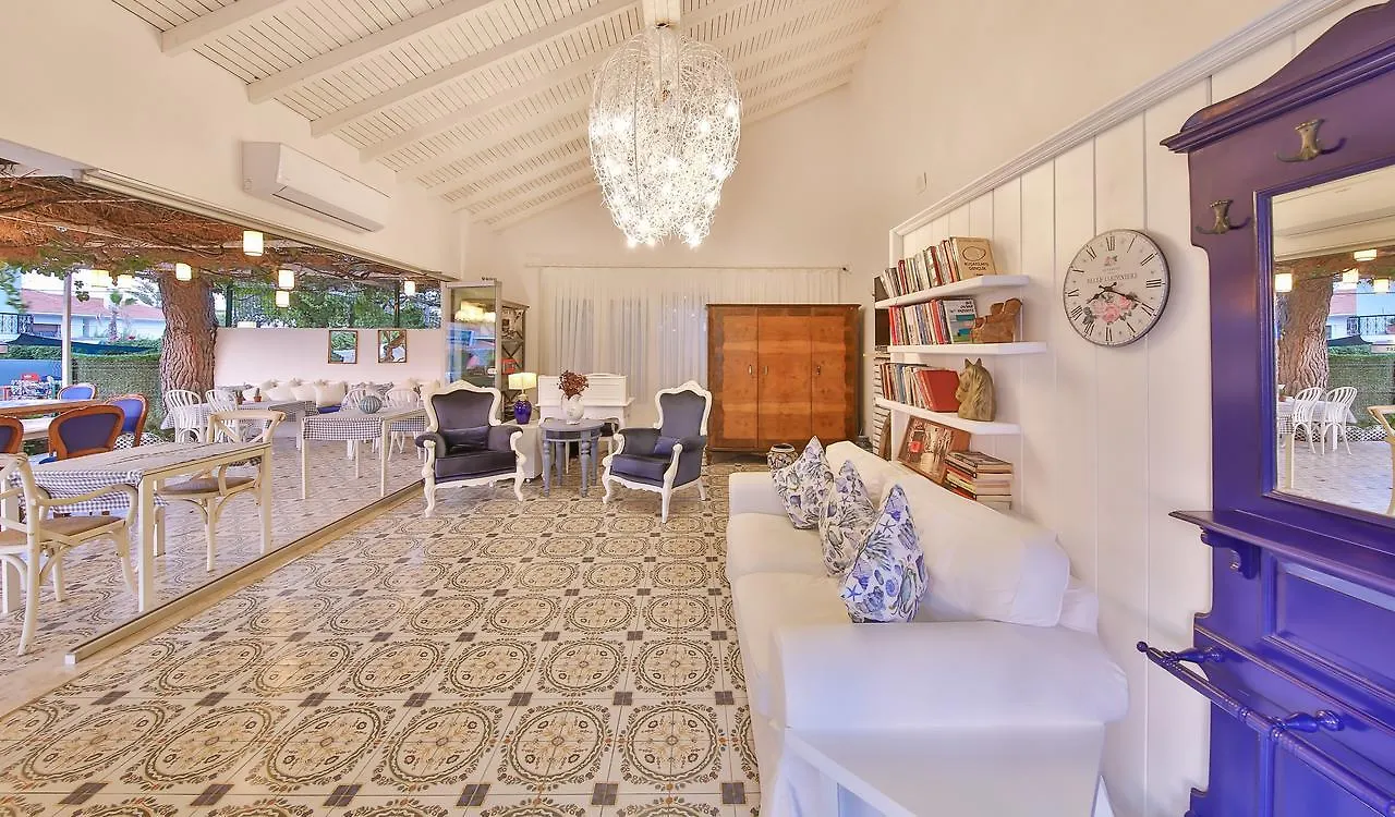 Palas Ilıca Çeşme