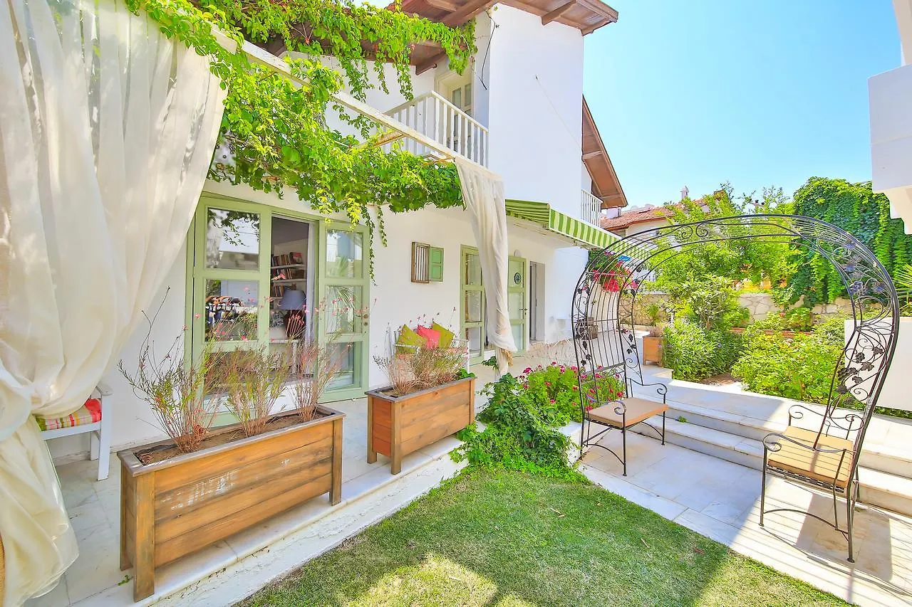 Palas Ilıca Çeşme Otel